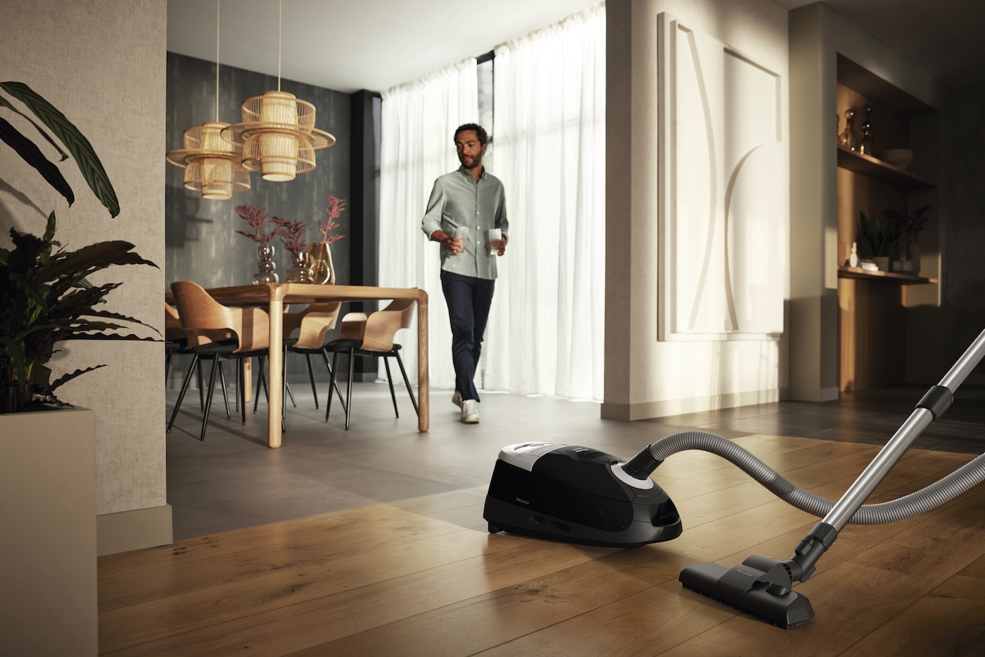 Complete C2 FlexBodenstaubsauger mit Beutel – Bild 5