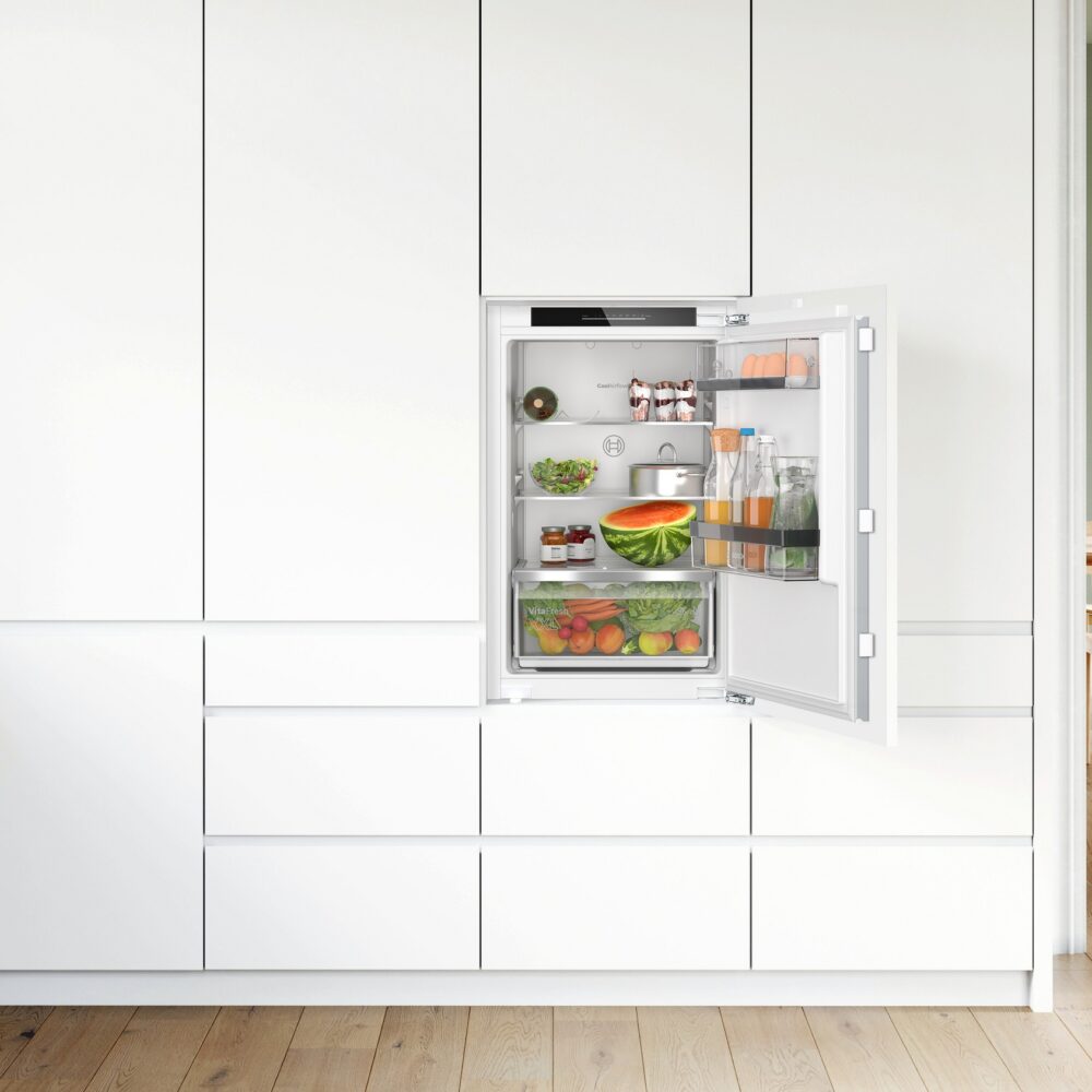 Alternative view of Serie 6, Einbau-Kühlschrank, 87.4 x 55.8 cm, Flachscharnier mit Softeinzug, KIR21ADD1